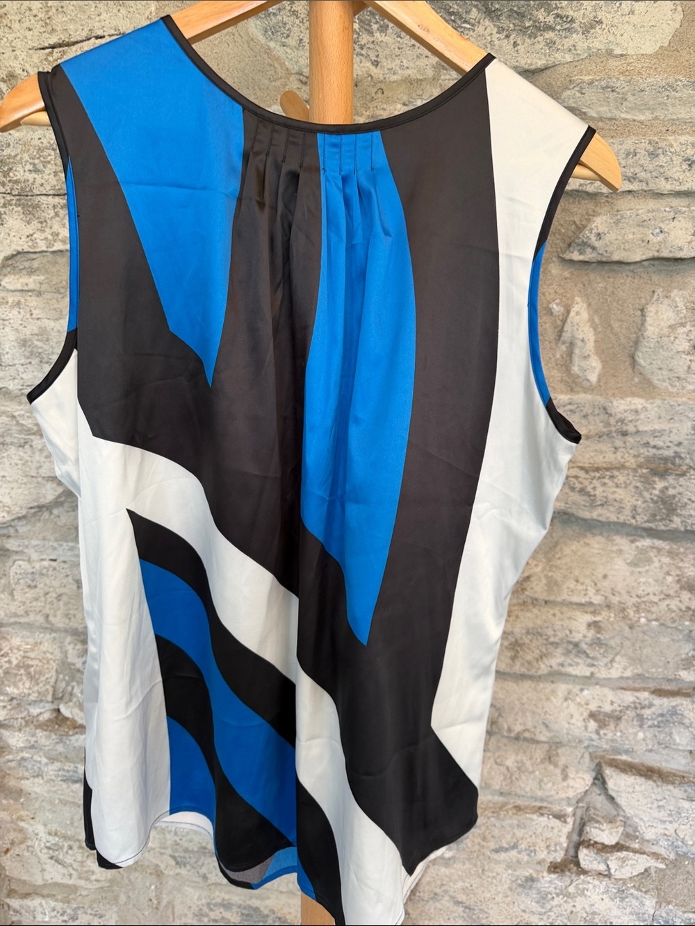 Sleeveless Colorblock Satin Blouse in Blue, Black & White - Picture 3 of 6